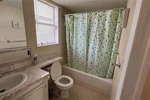 Condo in Sunrise, Florida, 1 bedroom  № 1952499 - photo 11