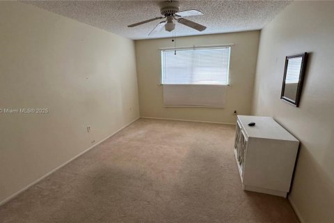 Condo in Sunrise, Florida, 1 bedroom  № 1952499 - photo 5