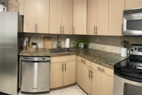 Condominio en venta en Miami Beach, Florida, 2 dormitorios, 98.85 m2 № 1985399 - foto 1