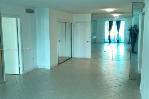 Condominio en venta en Miami Beach, Florida, 2 dormitorios, 98.85 m2 № 1985399 - foto 4