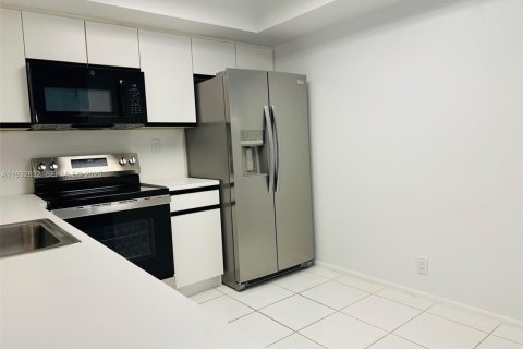 Снять в аренду кондоминиум в Авентура, Флорида 2 спальни, 109.72м2, № 2034956 - фото 6