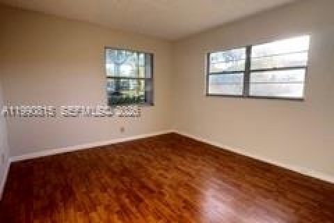 Condominio en alquiler en Pembroke Pines, Florida, 2 dormitorios, 88.63 m2 № 2057544 - foto 12