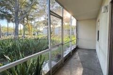 Condominio en alquiler en Pembroke Pines, Florida, 2 dormitorios, 88.63 m2 № 2057544 - foto 18