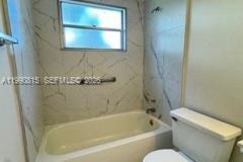 Condominio en alquiler en Pembroke Pines, Florida, 2 dormitorios, 88.63 m2 № 2057544 - foto 10