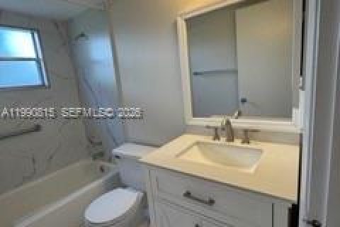 Condominio en alquiler en Pembroke Pines, Florida, 2 dormitorios, 88.63 m2 № 2057544 - foto 9