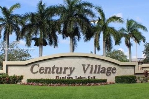 Condominio en Pembroke Pines, Florida, 2 dormitorios  № 2057544