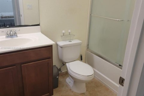 Снять в аренду кондоминиум в Дорал, Флорида 2 спальни, 104.33м2, № 2018451 - фото 25