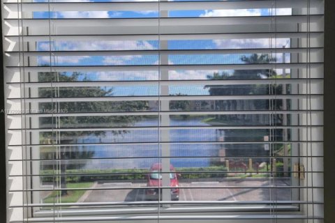 Снять в аренду кондоминиум в Дорал, Флорида 2 спальни, 104.33м2, № 2018451 - фото 22