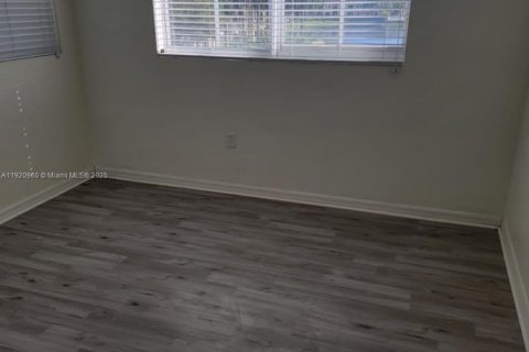 Снять в аренду кондоминиум в Дорал, Флорида 2 спальни, 104.33м2, № 2018451 - фото 27
