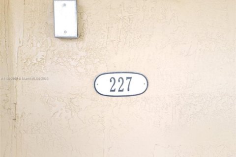 Снять в аренду кондоминиум в Дорал, Флорида 2 спальни, 104.33м2, № 2018451 - фото 30