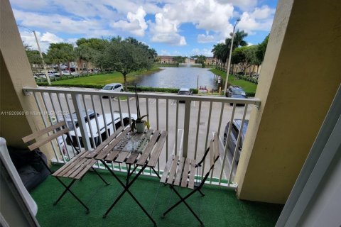 Снять в аренду кондоминиум в Дорал, Флорида 2 спальни, 104.33м2, № 2018451 - фото 2