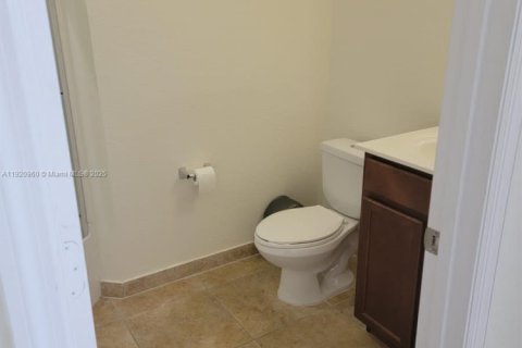 Снять в аренду кондоминиум в Дорал, Флорида 2 спальни, 104.33м2, № 2018451 - фото 24
