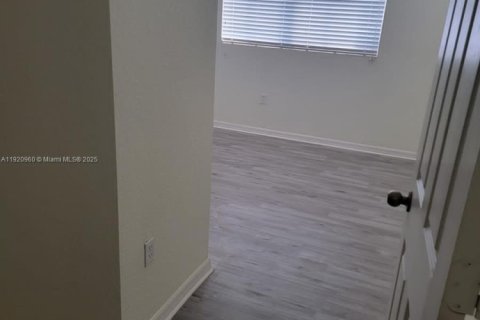 Снять в аренду кондоминиум в Дорал, Флорида 2 спальни, 104.33м2, № 2018451 - фото 26