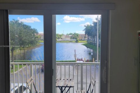 Снять в аренду кондоминиум в Дорал, Флорида 2 спальни, 104.33м2, № 2018451 - фото 14