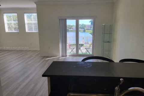 Снять в аренду кондоминиум в Дорал, Флорида 2 спальни, 104.33м2, № 2018451 - фото 11