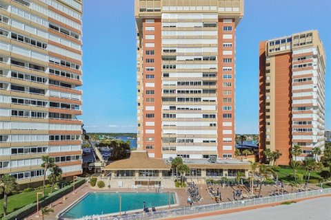 Condominio en venta en Redington Shores, Florida, 3 dormitorios, 166.2 m2 № 1747093 - foto 2