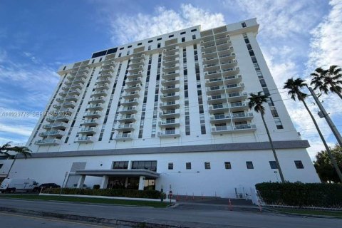 Condo à North Miami, Floride, 2 chambres  № 2034555