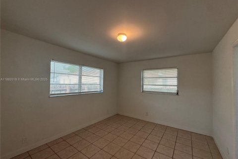 Villa ou maison à louer à Hollywood, Floride: 1 chambre, 61.78 m2 № 1929664 - photo 6
