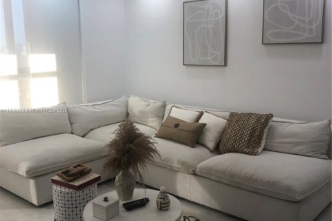 Condominio en Bal Harbour, Florida, 2 dormitorios  № 2012390