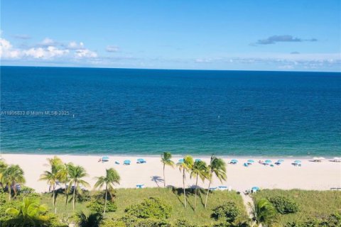 Condominio en alquiler en Bal Harbour, Florida, 2 dormitorios, 94.67 m2 № 2012390 - foto 9