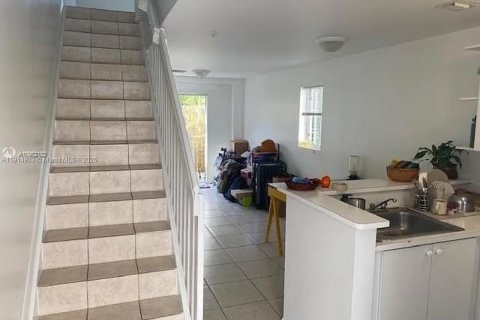 Condo in Miami, Florida, 1 bedroom № 1971238 - photo 2