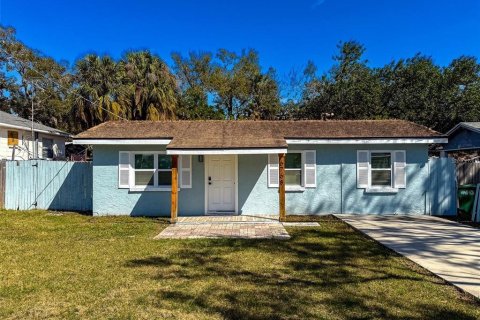 House in Tampa, Florida 3 bedrooms, 75.99 sq.m. № 1848102 - photo 1