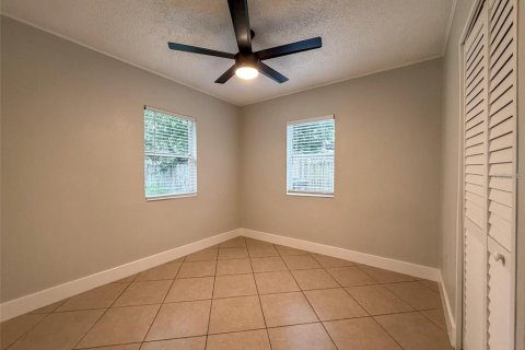 House in Tampa, Florida 3 bedrooms, 75.99 sq.m. № 1848102 - photo 7