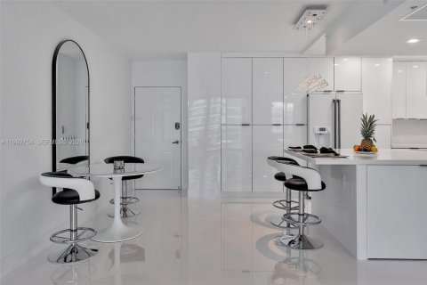 Condominio en alquiler en Hollywood, Florida, 1 dormitorio, 69.21 m2 № 2053141 - foto 11