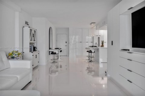 Condominio en alquiler en Hollywood, Florida, 1 dormitorio, 69.21 m2 № 2053141 - foto 8