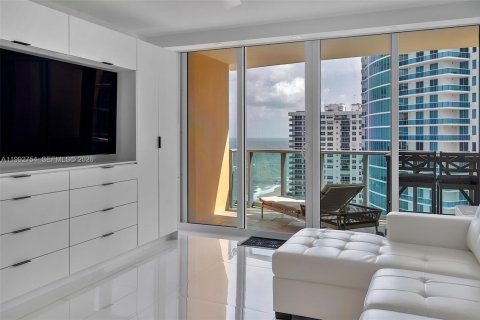 Condominio en alquiler en Hollywood, Florida, 1 dormitorio, 69.21 m2 № 2053141 - foto 7