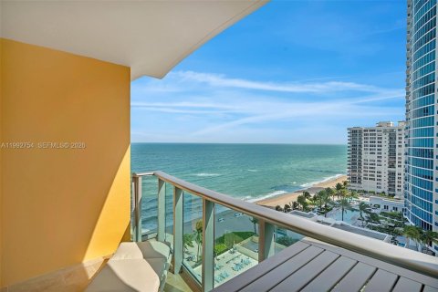 Condominio en alquiler en Hollywood, Florida, 1 dormitorio, 69.21 m2 № 2053141 - foto 13