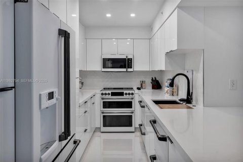 Condominio en alquiler en Hollywood, Florida, 1 dormitorio, 69.21 m2 № 2053141 - foto 16