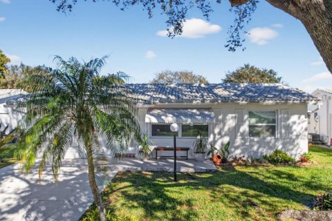 House in Plantation, Florida 2 bedrooms, 83.98 sq.m. № 2082955