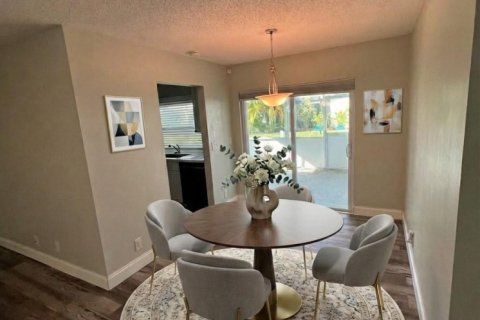 House in Plantation, Florida 2 bedrooms, 83.98 sq.m. № 2082955 - photo 11