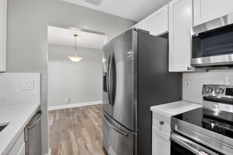 House in Plantation, Florida 2 bedrooms, 83.98 sq.m. № 2082955 - photo 15