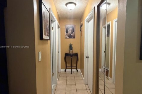 Купить таунхаус в Майами, Флорида 2 спальни, 90.12м2, № 2005469 - фото 10