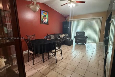 Купить таунхаус в Майами, Флорида 2 спальни, 90.12м2, № 2005469 - фото 5