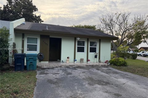 Таунхаус в Майами, Флорида 2 спальни, 90.12м2 № 2005469