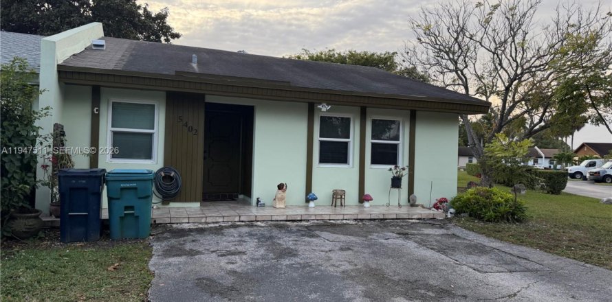 Таунхаус в Майами, Флорида 2 спальни, 90.12м2 № 2005469