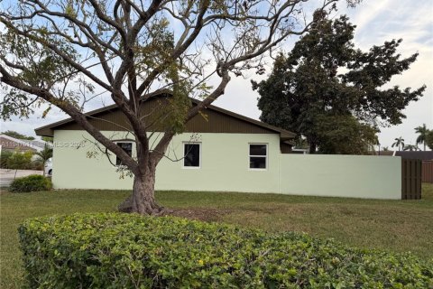 Купить таунхаус в Майами, Флорида 2 спальни, 90.12м2, № 2005469 - фото 16