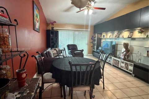 Купить таунхаус в Майами, Флорида 2 спальни, 90.12м2, № 2005469 - фото 6