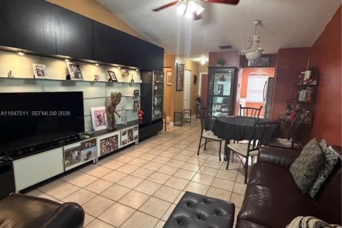 Купить таунхаус в Майами, Флорида 2 спальни, 90.12м2, № 2005469 - фото 8