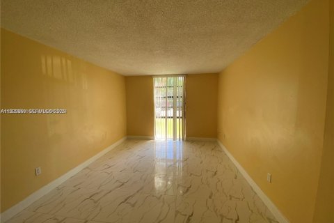 Снять в аренду кондоминиум в Норт-Майами-Бич, Флорида 1 спальня, 66.89м2, № 1991625 - фото 11