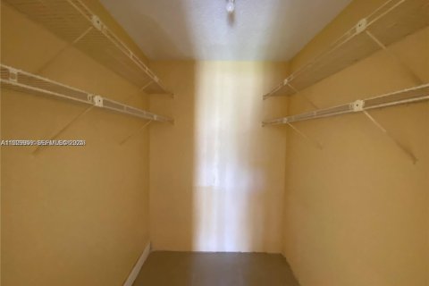 Снять в аренду кондоминиум в Норт-Майами-Бич, Флорида 1 спальня, 66.89м2, № 1991625 - фото 15