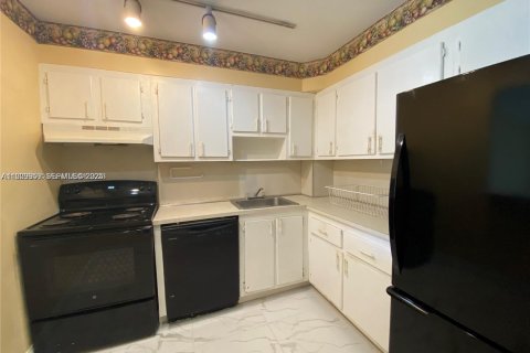 Снять в аренду кондоминиум в Норт-Майами-Бич, Флорида 1 спальня, 66.89м2, № 1991625 - фото 8