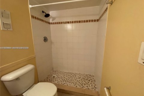 Снять в аренду кондоминиум в Норт-Майами-Бич, Флорида 1 спальня, 66.89м2, № 1991625 - фото 16