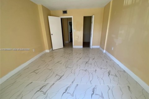 Снять в аренду кондоминиум в Норт-Майами-Бич, Флорида 1 спальня, 66.89м2, № 1991625 - фото 14