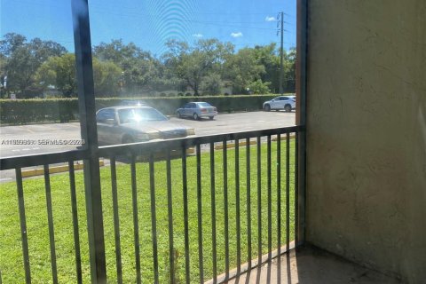 Снять в аренду кондоминиум в Норт-Майами-Бич, Флорида 1 спальня, 66.89м2, № 1991625 - фото 19