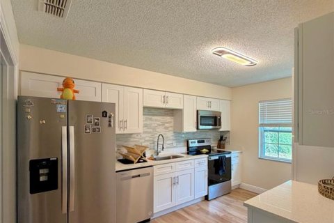 Villa ou maison à vendre à New Port Richey, Floride: 3 chambres, 122.63 m2 № 2302183 - photo 11