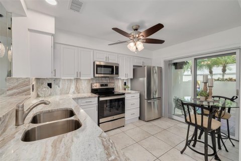 Copropriété à vendre à Clearwater, Floride: 2 chambres, 111.48 m2 № 1910039 - photo 10